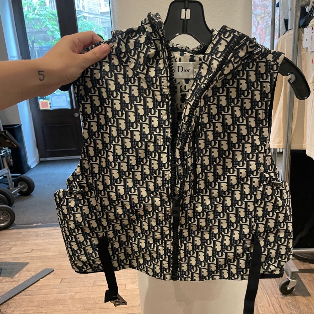 CHRISTIAN DIOR VEST - Picture 2 of 6